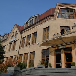 Yerevan Deluxe Hotel